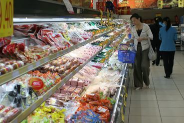 山东安丘一批冻猪肉外包装核酸阳性,冷链食品究竟还能吃吗?